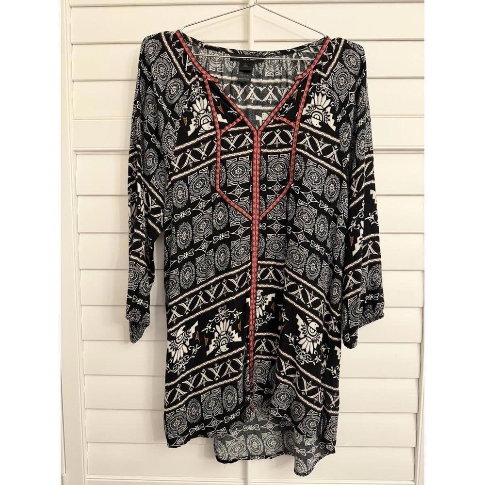 Ali Miles women's boho Tunic with a black and white Aztec print and pink border - Picture 2 of 8